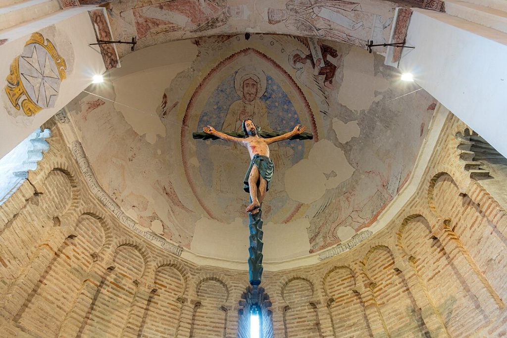 Ruta por los Monumentos de Toledo: Una Guía Completa para Explorar la Ciudad Imperial 32 interior de la iglesia mezquita Cristo de la Luz en Toledo